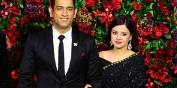 Dhoni presented a vintage car to his wife on their 11th marriage anniversary