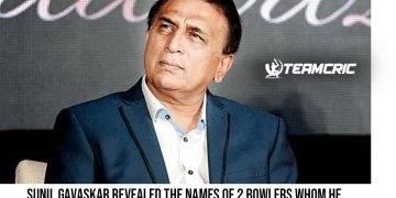 Dhoni presented a vintage car to his wife on their 11th marriage anniversary